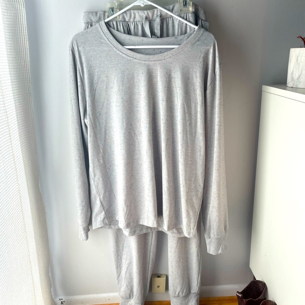 Born grey 2 piece pajamas with confetti speckles